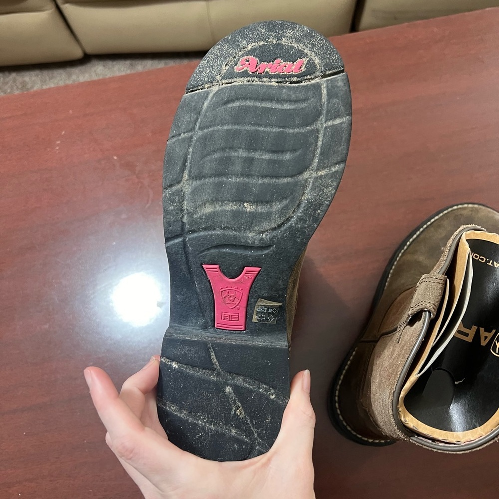 Ariat Brown Boots with Pink Lining - Picture 8 of 8